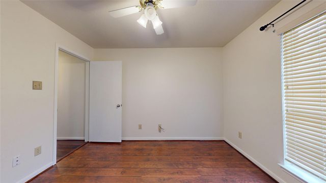 806 N Willow Drive, Houston, TX 77073