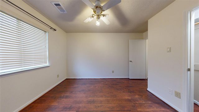 806 N Willow Drive, Houston, TX 77073