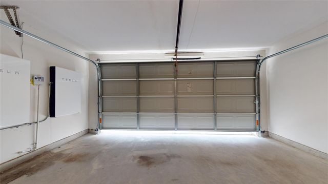 806 N Willow Drive, Houston, TX 77073