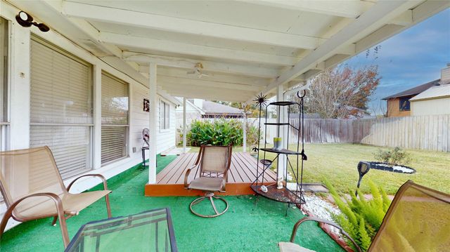 806 N Willow Drive, Houston, TX 77073