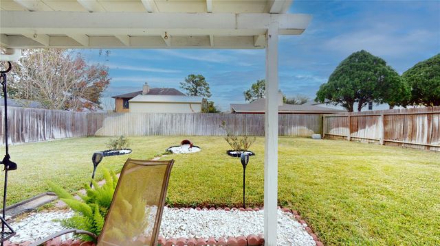 806 N Willow Drive, Houston, TX 77073