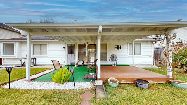 806 N Willow Drive, Houston, TX 77073