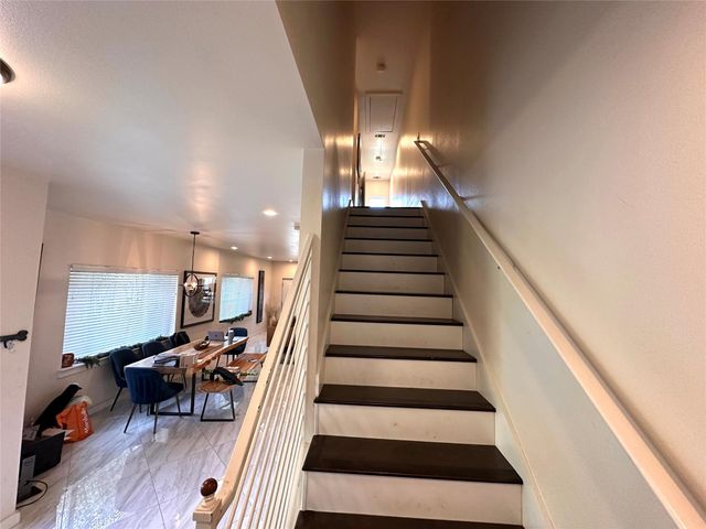 5004 Rowena Ave A, Austin, TX 78751