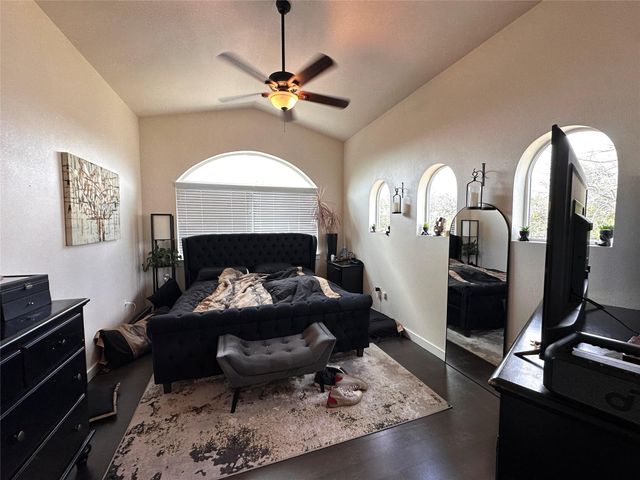 5004 Rowena Ave A, Austin, TX 78751