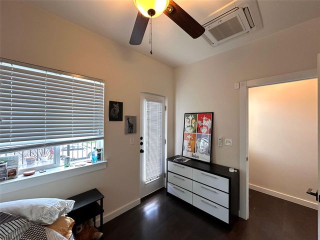 5004 Rowena Ave A, Austin, TX 78751