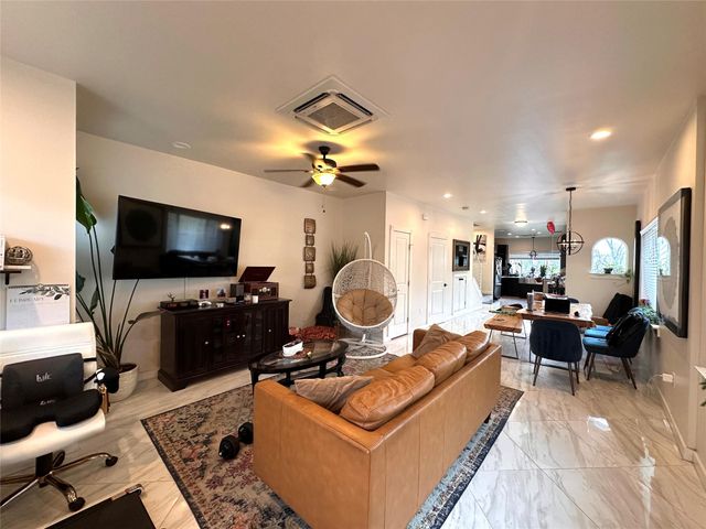 5004 Rowena Ave A, Austin, TX 78751