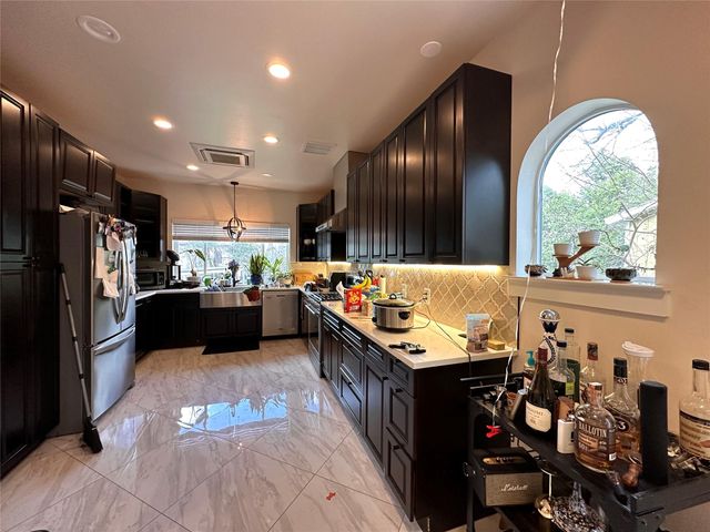 5004 Rowena Ave A, Austin, TX 78751