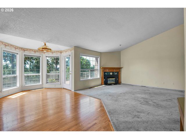 11826 Se GRAND VISTA Dr, Clackamas, OR 97015