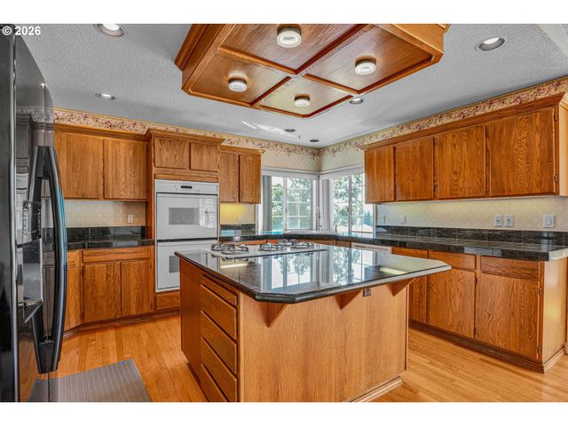 11826 Se GRAND VISTA Dr, Clackamas, OR 97015