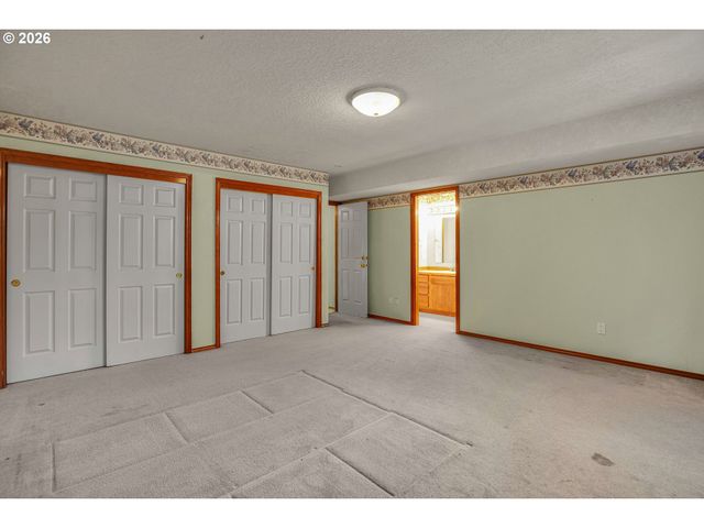 11826 Se GRAND VISTA Dr, Clackamas, OR 97015