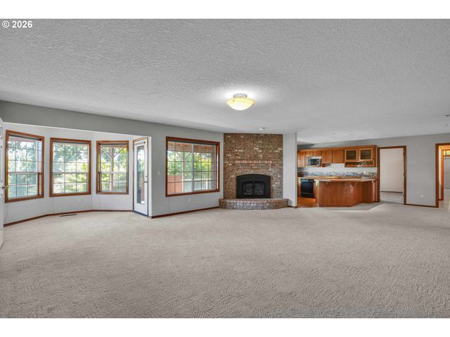 11826 Se GRAND VISTA Dr, Clackamas, OR 97015