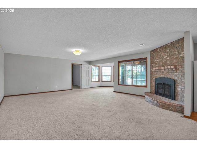 11826 Se GRAND VISTA Dr, Clackamas, OR 97015