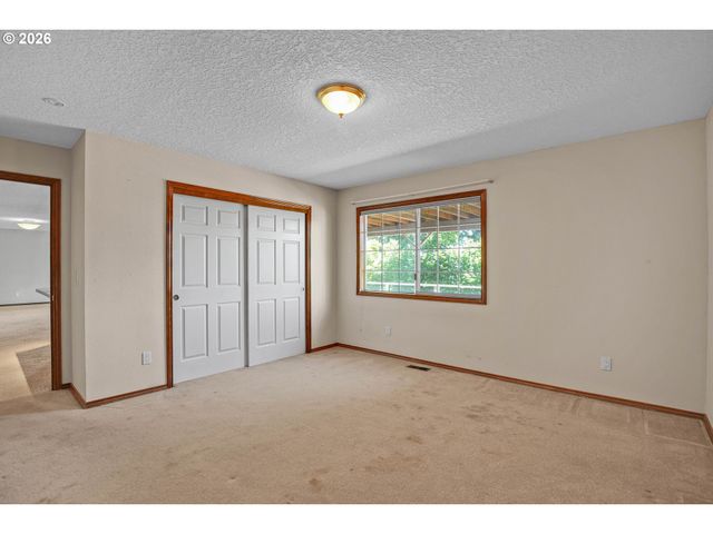 11826 Se GRAND VISTA Dr, Clackamas, OR 97015