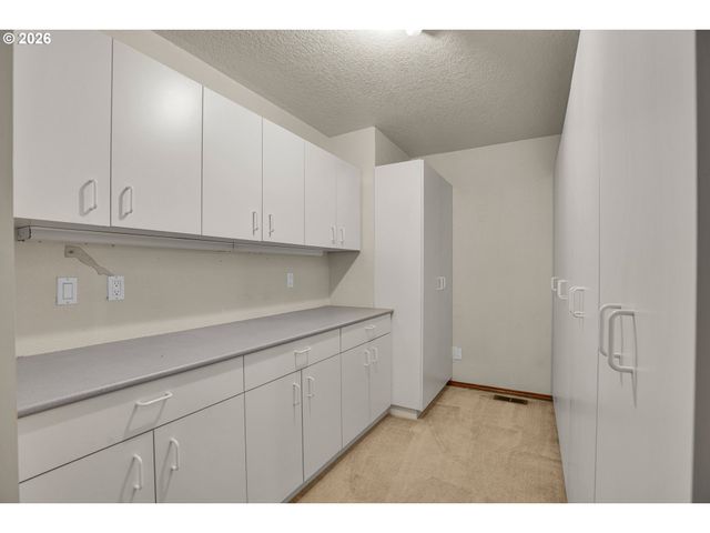 11826 Se GRAND VISTA Dr, Clackamas, OR 97015