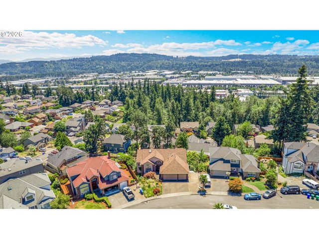 11826 Se GRAND VISTA Dr, Clackamas, OR 97015