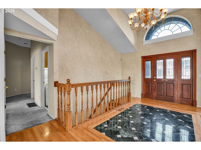 11826 Se GRAND VISTA Dr, Clackamas, OR 97015