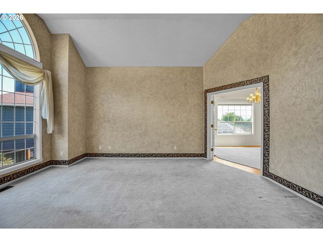 11826 Se GRAND VISTA Dr, Clackamas, OR 97015