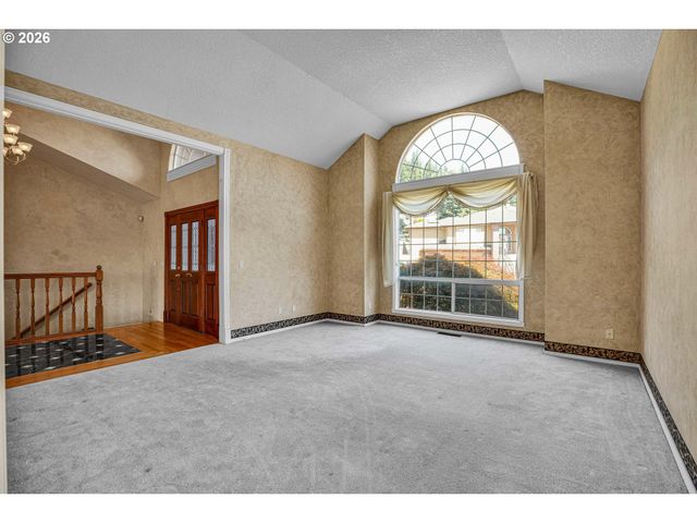 11826 Se GRAND VISTA Dr, Clackamas, OR 97015