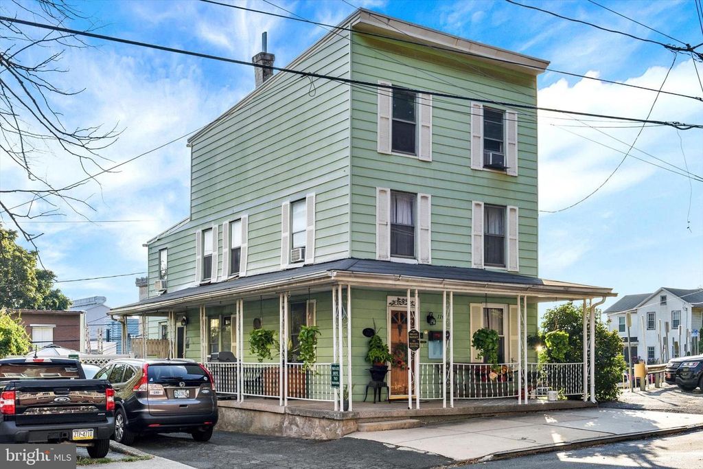 114 N 2ND ST, Steelton, PA 17113