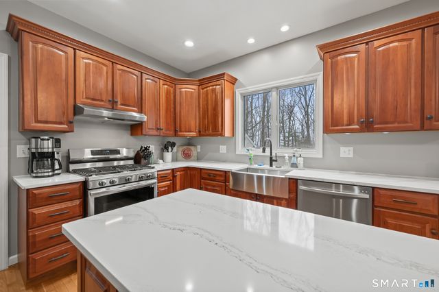 379 Briarwood Drive, Manchester, CT 06040