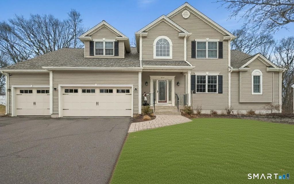 379 Briarwood Drive, Manchester, CT 06040