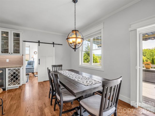 27 Spelter Street, Hendersonville, NC 28792