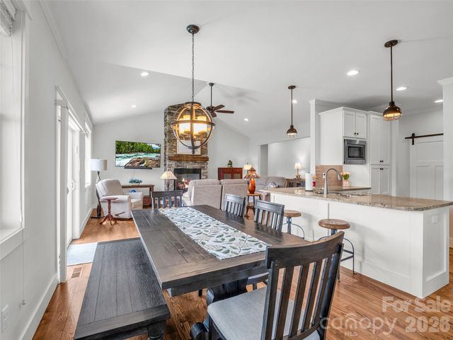 27 Spelter Street, Hendersonville, NC 28792