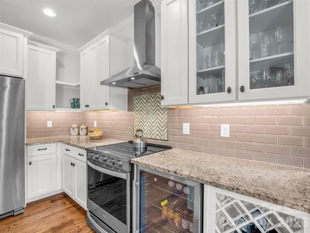 27 Spelter Street, Hendersonville, NC 28792