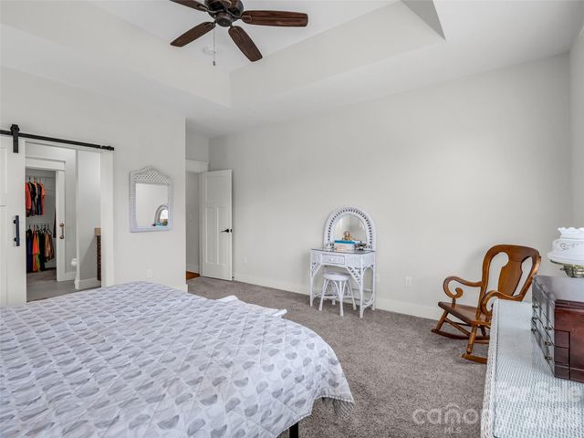 27 Spelter Street, Hendersonville, NC 28792