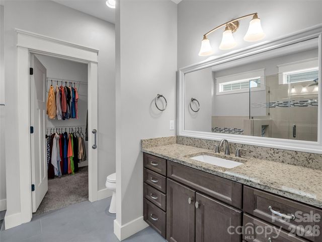 27 Spelter Street, Hendersonville, NC 28792