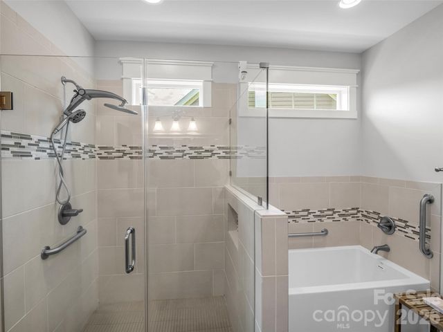 27 Spelter Street, Hendersonville, NC 28792