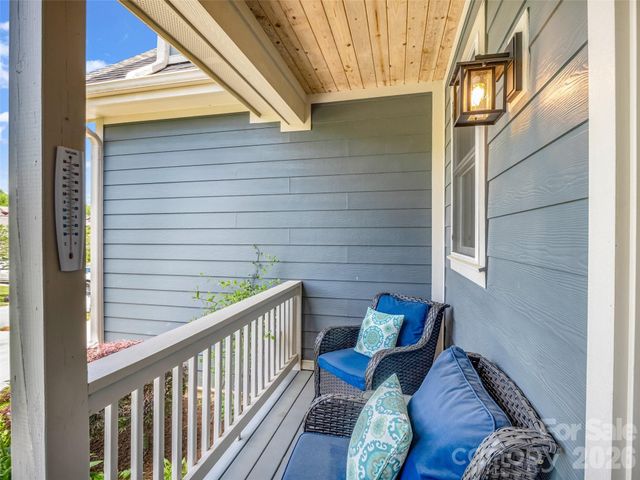 27 Spelter Street, Hendersonville, NC 28792