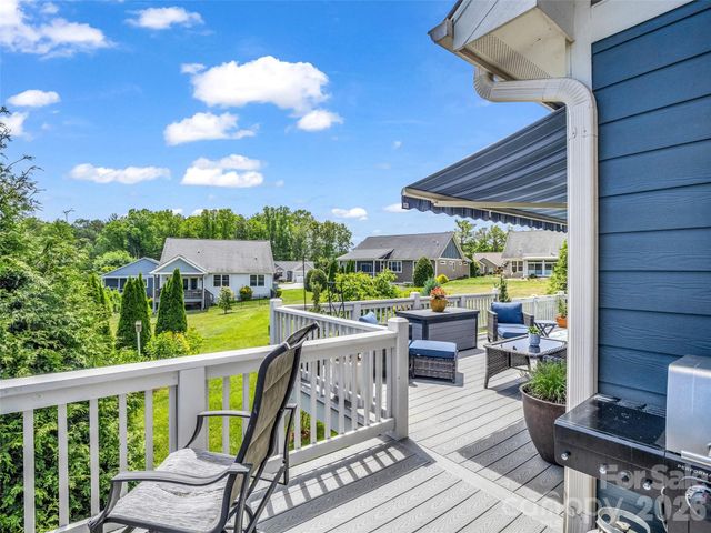 27 Spelter Street, Hendersonville, NC 28792