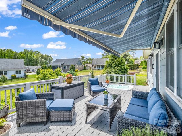 27 Spelter Street, Hendersonville, NC 28792