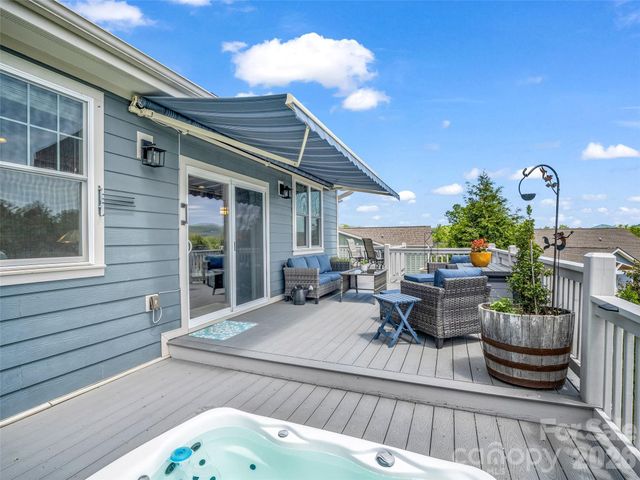 27 Spelter Street, Hendersonville, NC 28792