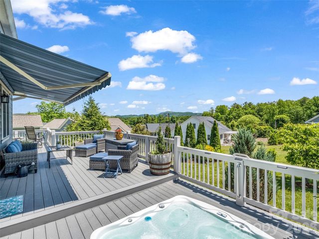 27 Spelter Street, Hendersonville, NC 28792