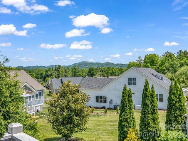 27 Spelter Street, Hendersonville, NC 28792