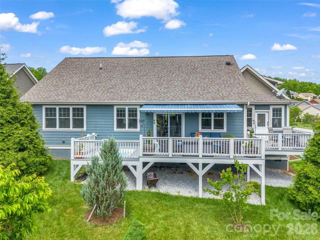 27 Spelter Street, Hendersonville, NC 28792