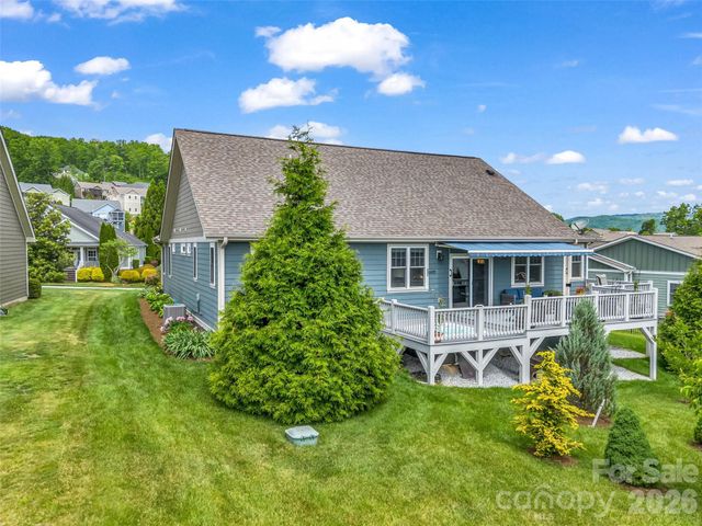 27 Spelter Street, Hendersonville, NC 28792