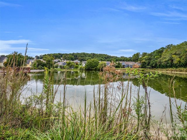 27 Spelter Street, Hendersonville, NC 28792