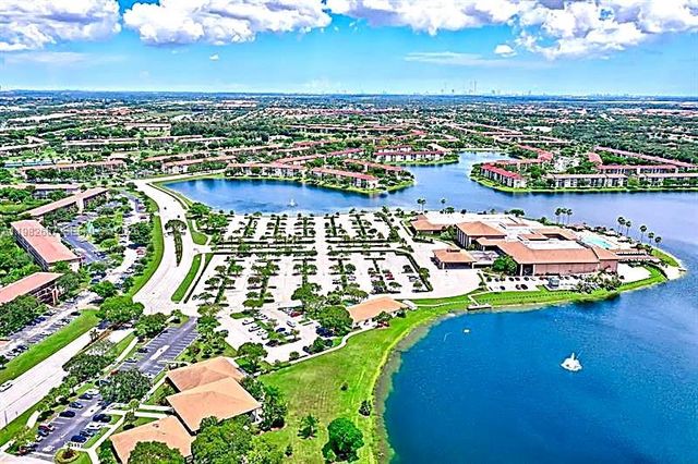 800 SW 131st Ave 308F, Pembroke Pines, FL 33027