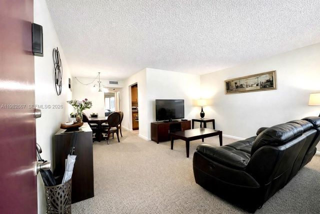 800 SW 131st Ave 308F, Pembroke Pines, FL 33027