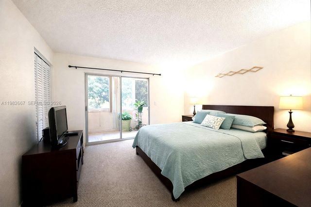 800 SW 131st Ave 308F, Pembroke Pines, FL 33027