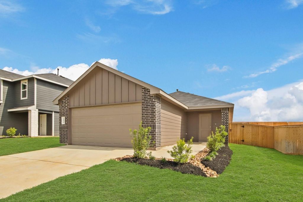 40830 Hawthorne Glades Street, Magnolia, TX 77354