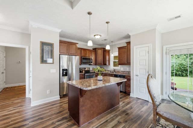 640 Laurel Ln, Murfreesboro, TN 37127