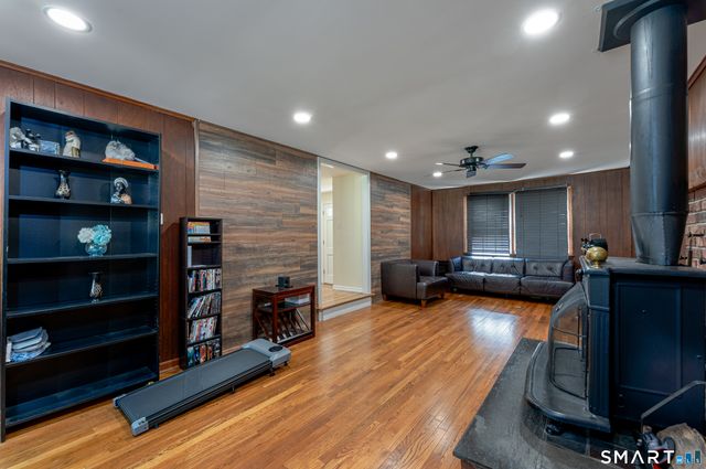 106 McDermott Circle, Hamden, CT 06514