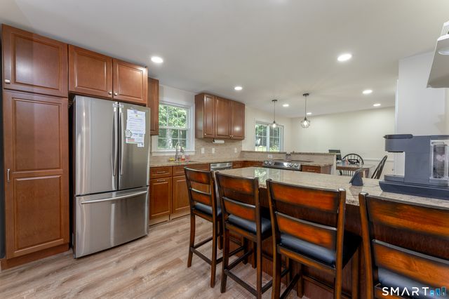 106 McDermott Circle, Hamden, CT 06514