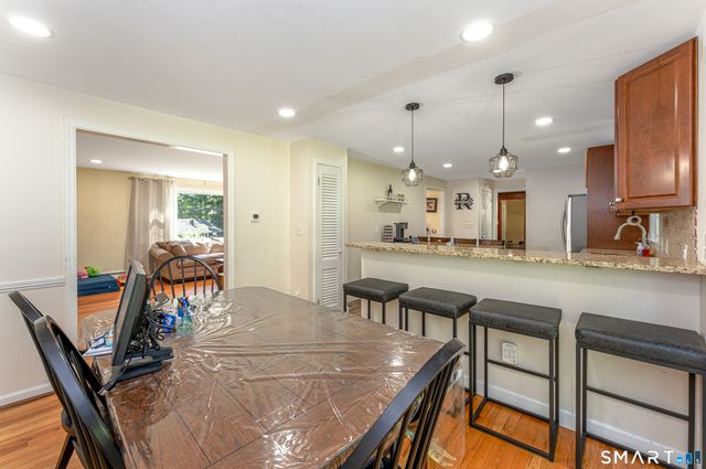 106 McDermott Circle, Hamden, CT 06514