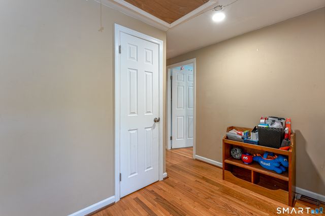 106 McDermott Circle, Hamden, CT 06514