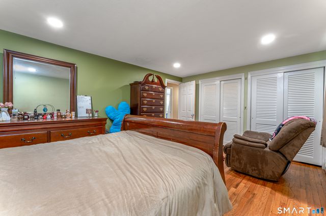 106 McDermott Circle, Hamden, CT 06514